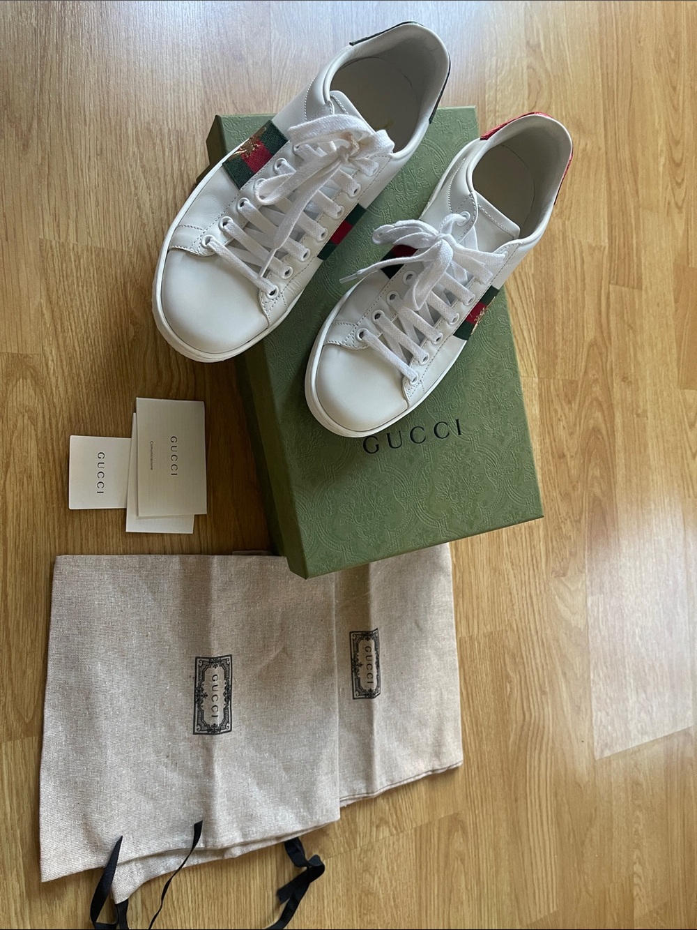 Authentic Gucci White Leather Low-Top Sneakers with Green and Red Web